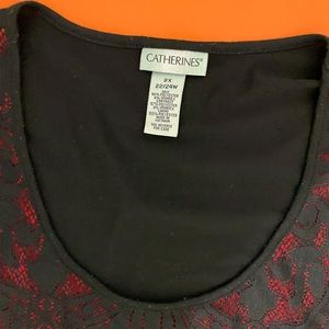 Pretty blouse red and black knit front